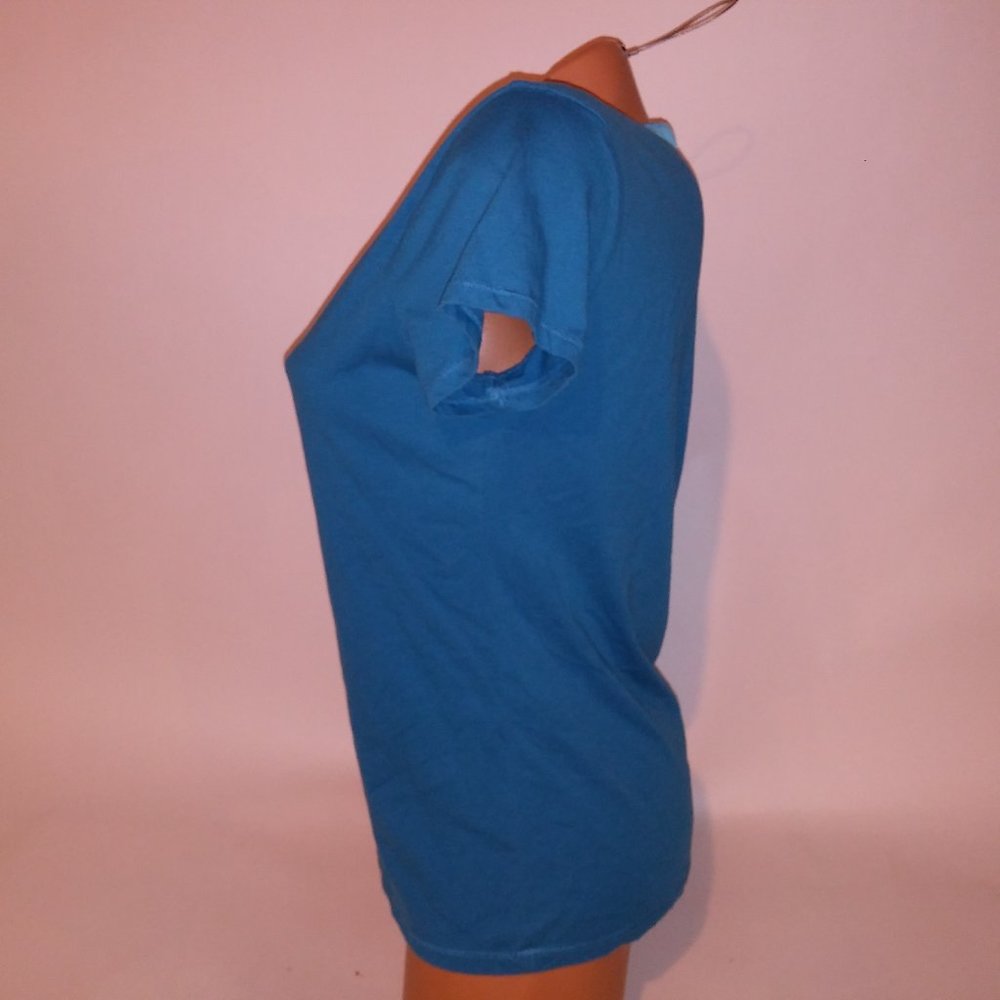 Covington T Shirt Small Blue V Neck Short Sleeve Pit to Pit 18" Length 24" Preow - Picture 5 of 8